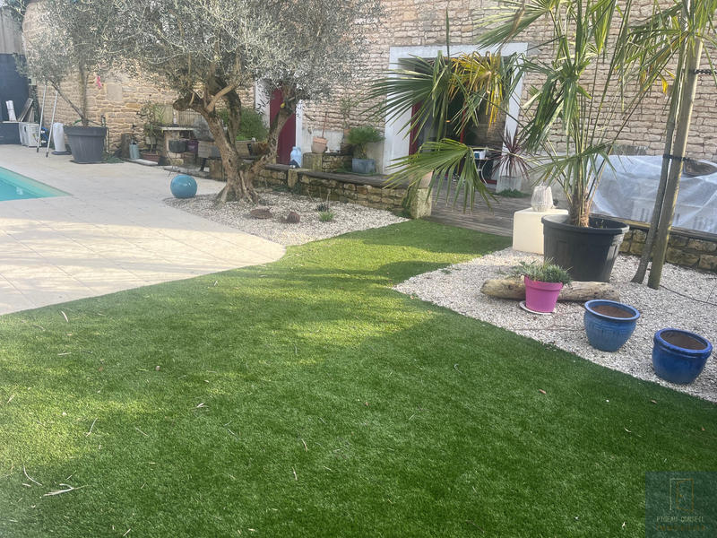 Maison - 260 m² - 7 pièces