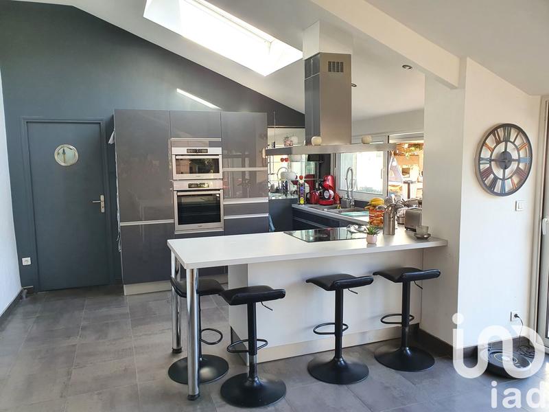 Maison - 206 m² - 8 pièces