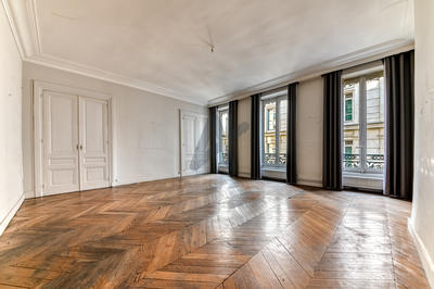 Appartement - 120 m² - 3 pièces