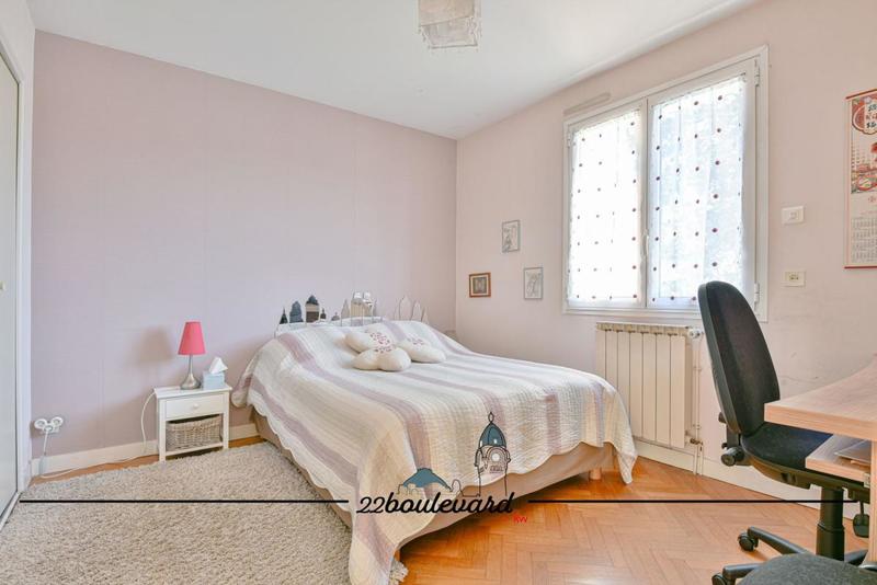 Demeure - 213 m² - 6 pièces