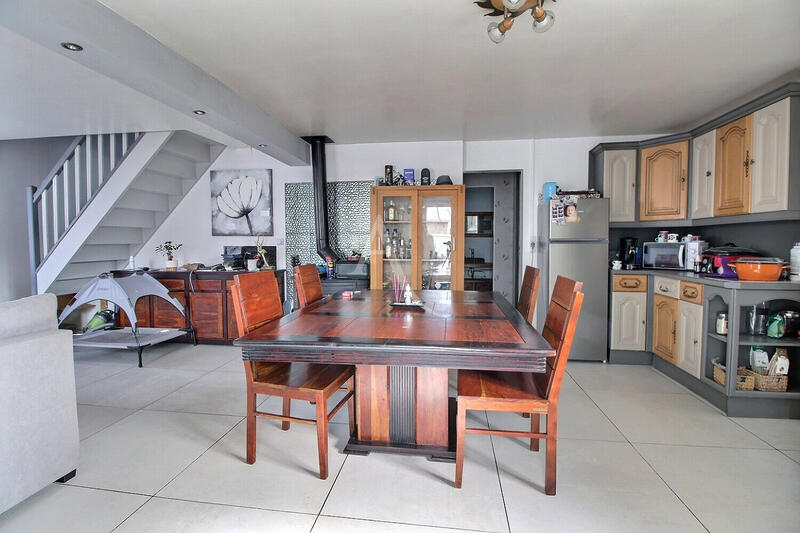 Maison - 140 m² - 6 pièces