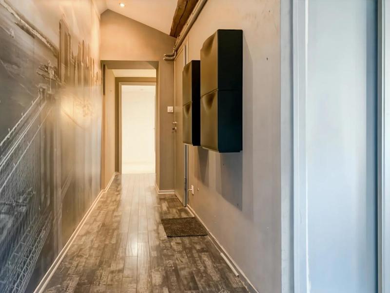 Duplex - 121 m² - 8 pièces