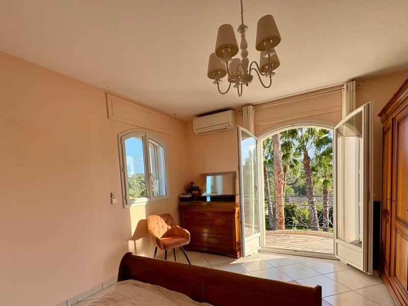 Villa - 204 m² - 5 pièces