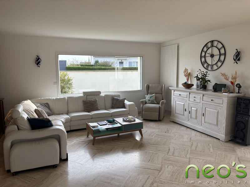 Villa - 216 m² - 9 pièces