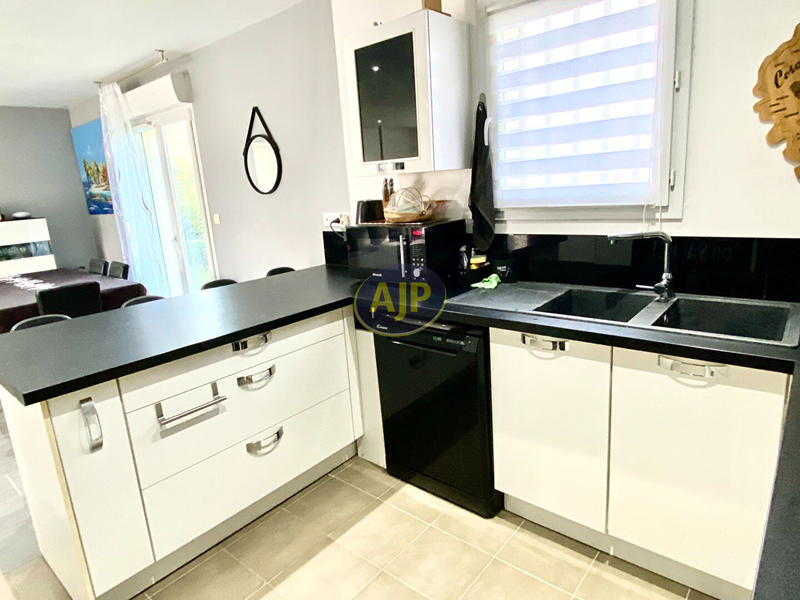 Maison - 101 m² - 5 pièces