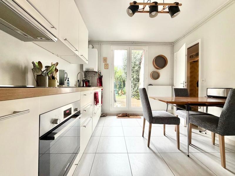 Maison - 98 m² - 5 pièces