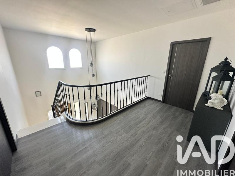 Maison - 328 m² - 6 pièces