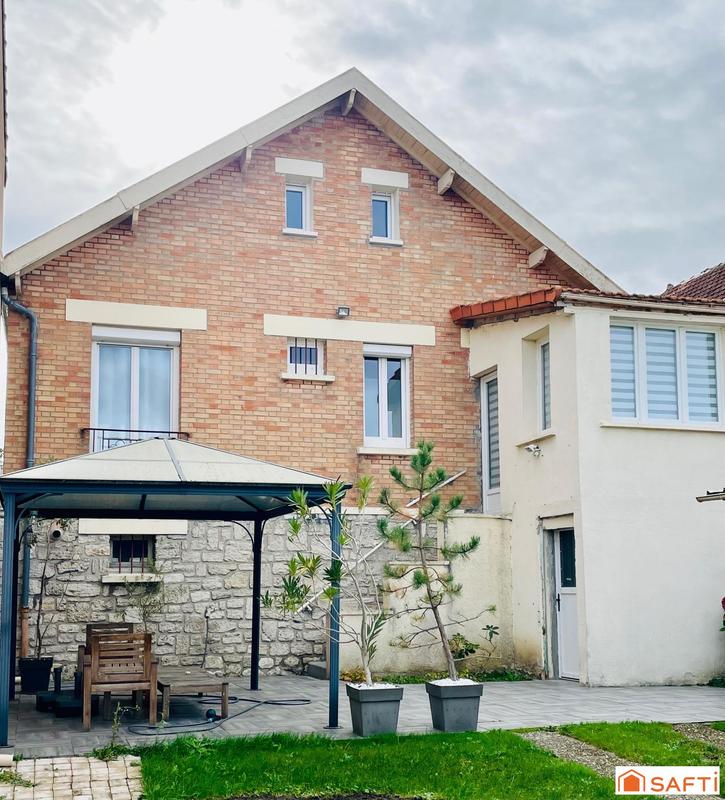Maison - 90 m² - 5 pièces