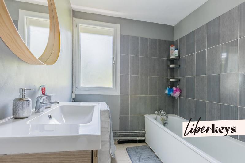 Appartement ancien - 92 m² - 5 pièces