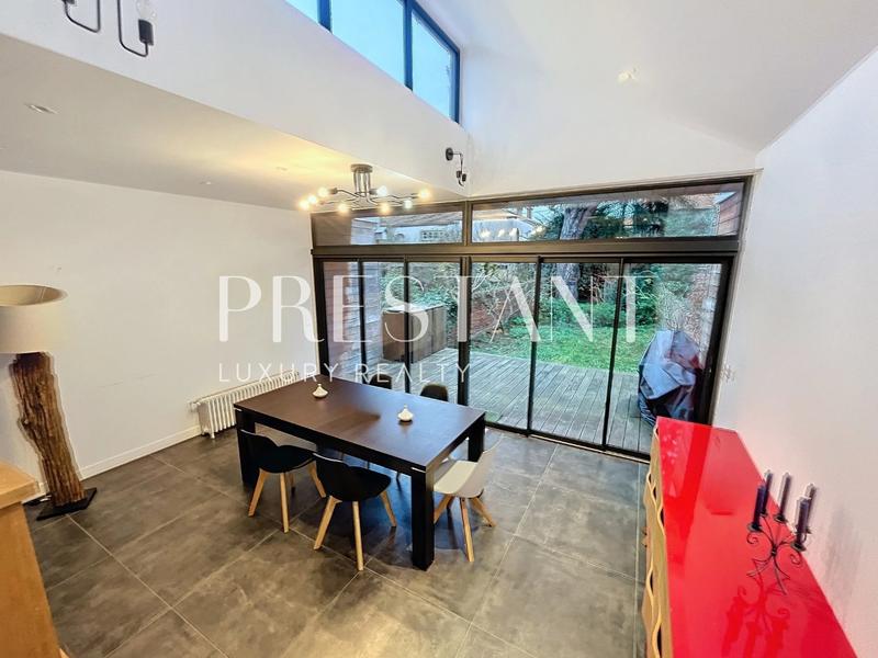 Maison - 200 m² - 7 pièces