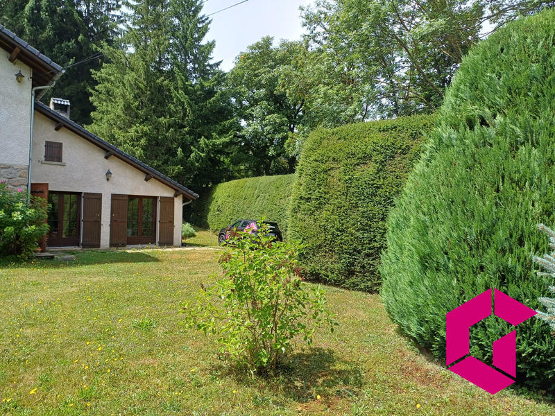 Maison - 200 m² - 11 pièces