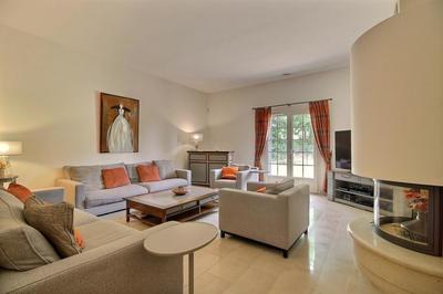 Maison - 196 m² - 7 pièces