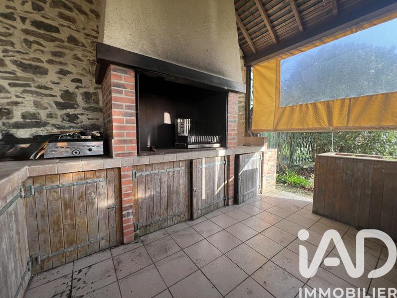 Maison - 263 m² - 9 pièces