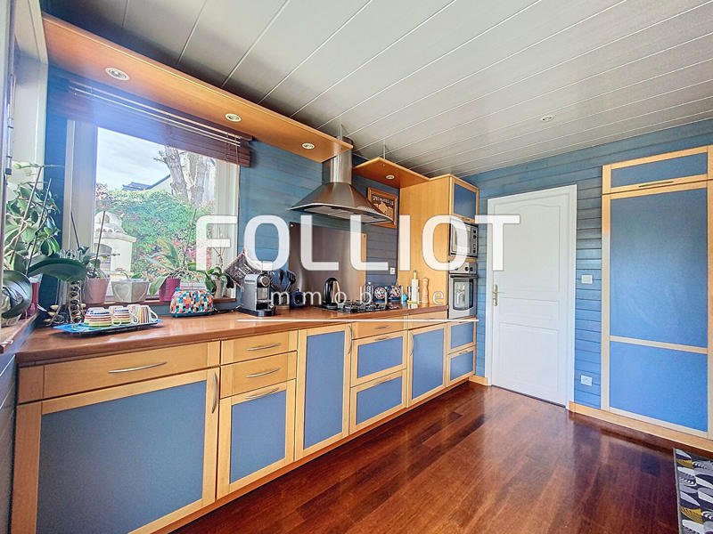 Maison - 140 m² - 8 pièces