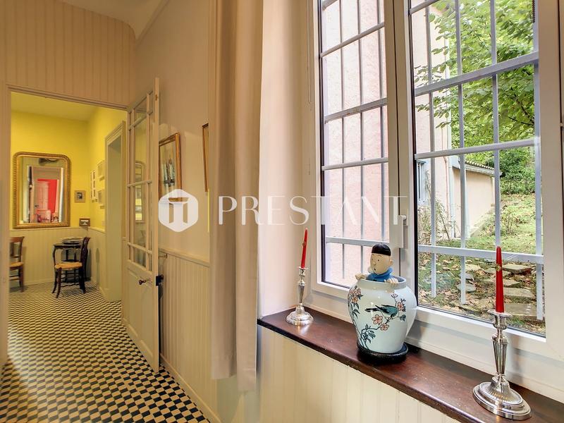 Maison - 380 m² - 12 pièces