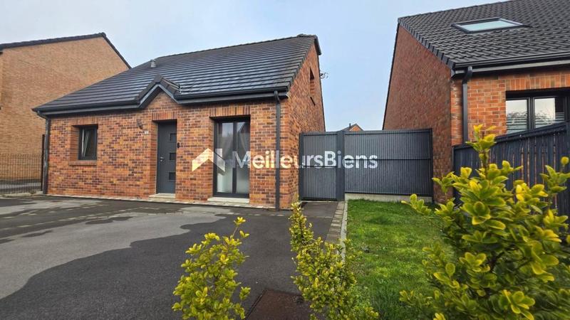 Maison - 96 m² - 4 pièces