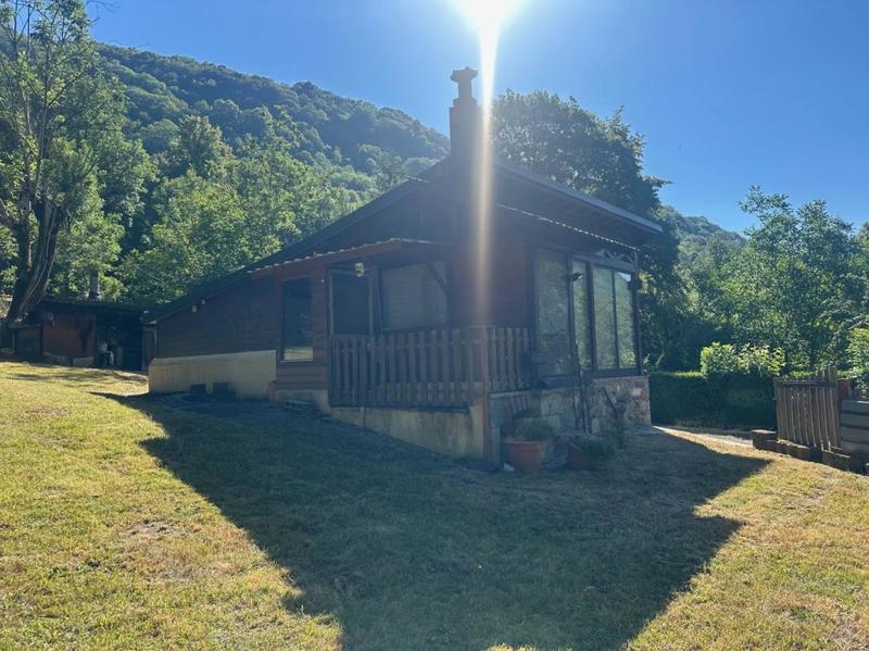 Maison - 61 m² - 9 pièces