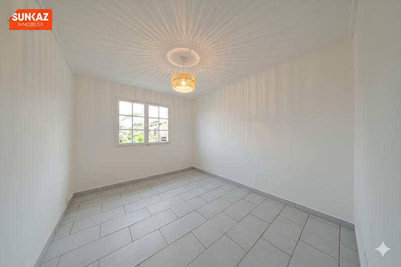 Appartement - 90 m² - 4 pièces