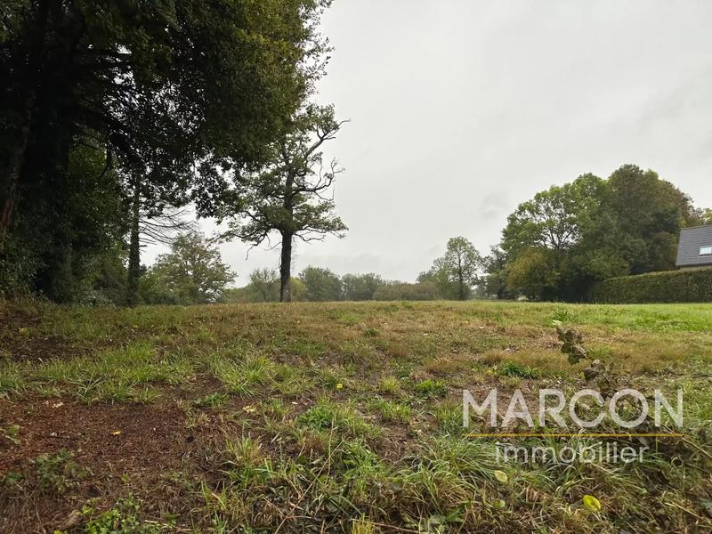 Terrain constructible - 3 080 m²