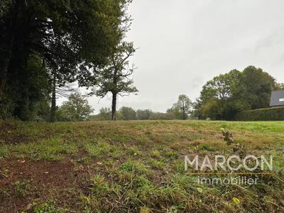 Terrain constructible - 3 080 m²