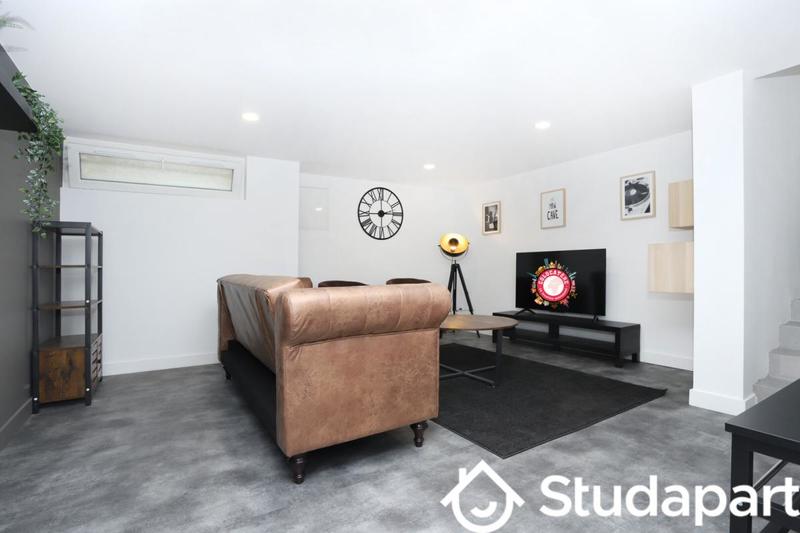 Chambre - 13 m² - 1 pièce