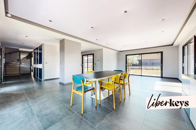 Maison d'architecte - 214 m² - 5 pièces