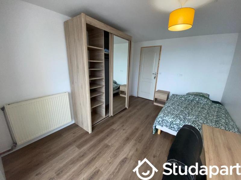 Chambre - 11 m² - 1 pièce