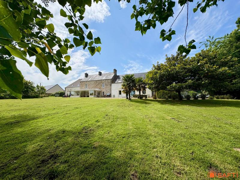 Maison - 369 m² - 10 pièces