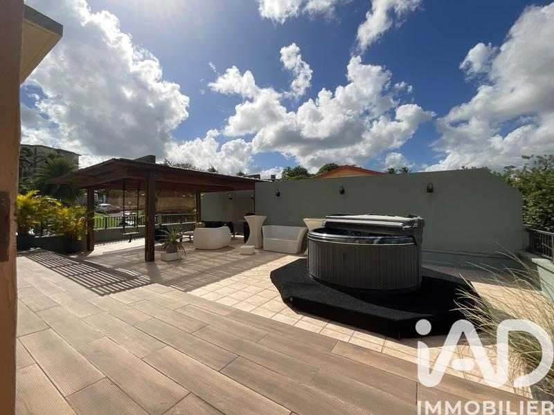 Appartement - 93 m² - 4 pièces