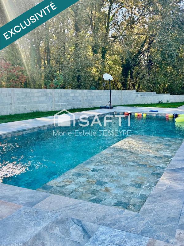 Maison - 230 m² - 6 pièces