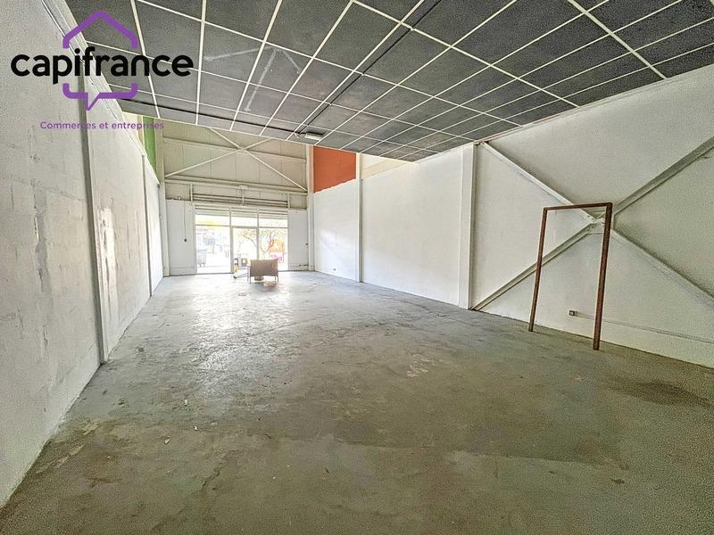 Local commercial - 93 m² - 1 pièce