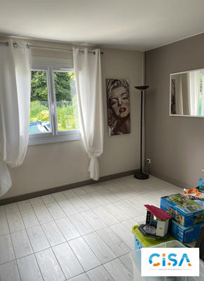 Maison - 90 m² - 5 pièces