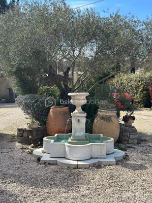 Propriété - 222 m² - 7 pièces