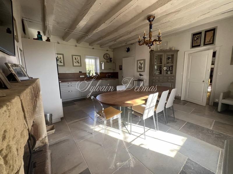 Maison - 600 m² - 5 pièces