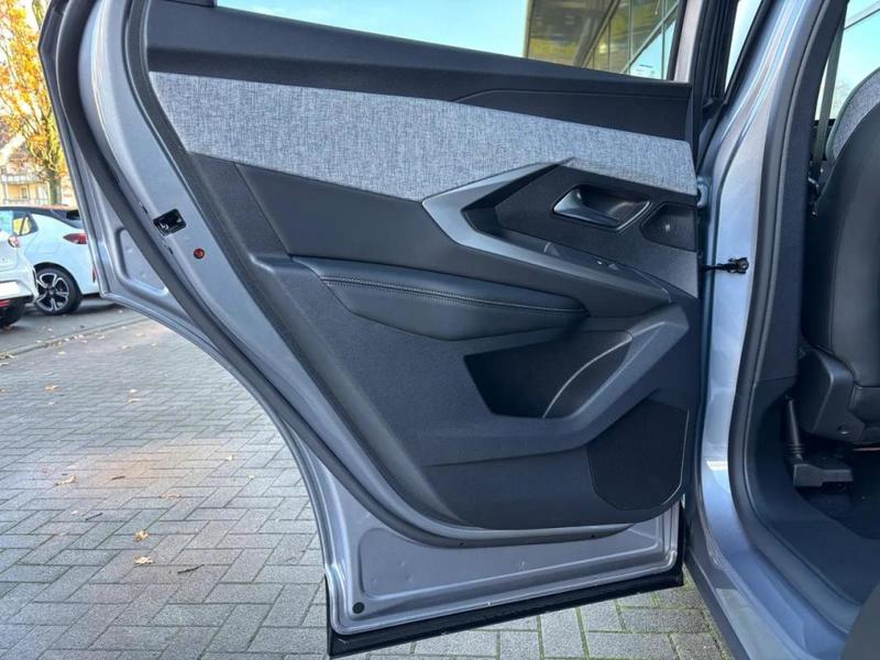 Peugeot 3008 Exclusive Hybrid 145 Dcs6 Toit Pano Audio Focal Camera Hd 360 Alcantara et Elec Pk Assist+