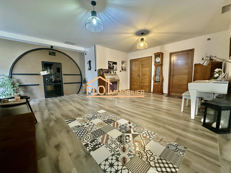 Maison - 500 m² - 5 pièces