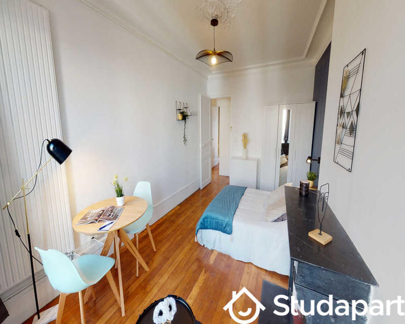 Chambre - 80 m² - 1 pièce