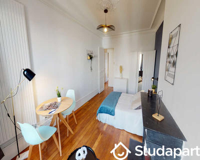 Chambre - 80 m² - 1 pièce