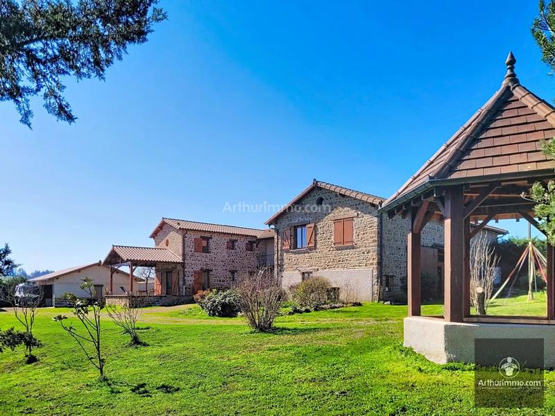 Maison - 340 m² - 8 pièces