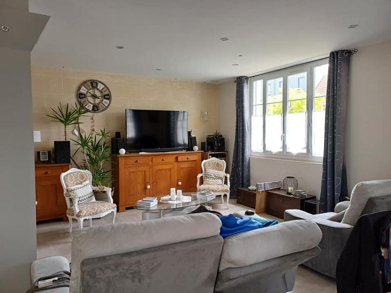 Maison - 200 m² - 11 pièces