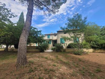 Villa - 243 m² - 11 pièces