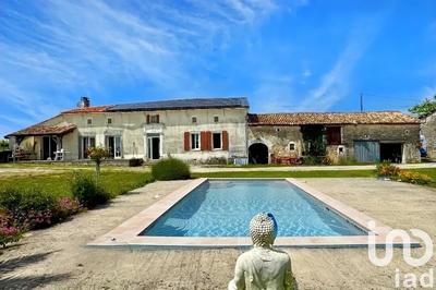 Maison - 216 m² - 7 pièces