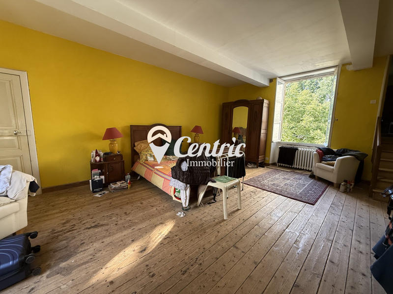 Maison - 275 m² - 13 pièces