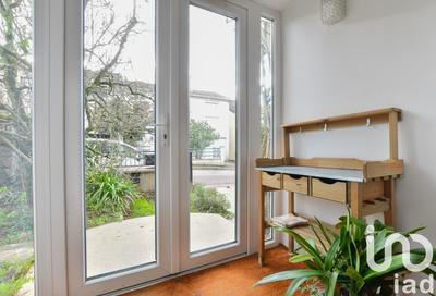 Maison - 211 m² - 10 pièces