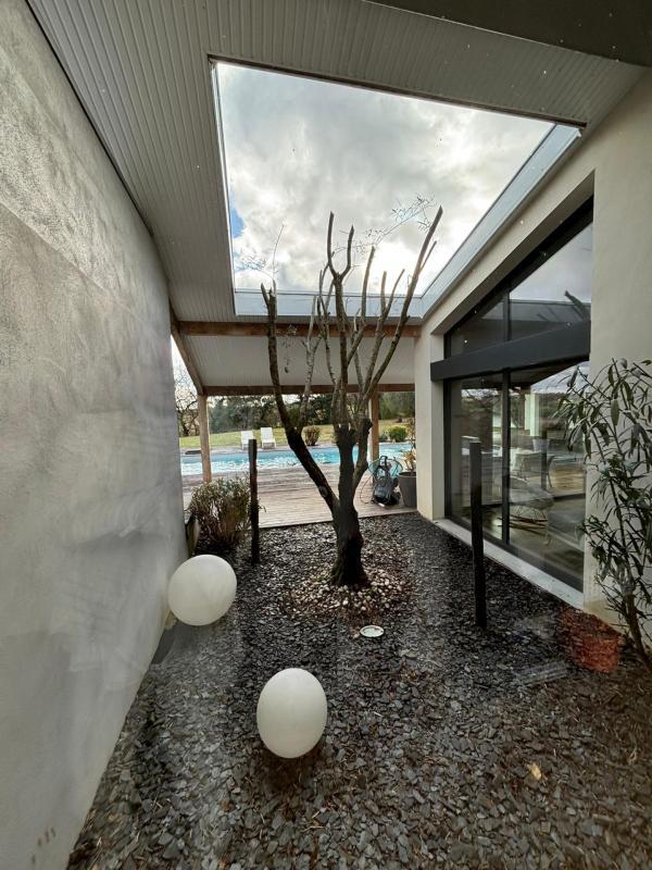 Maison - 280 m² - 6 pièces