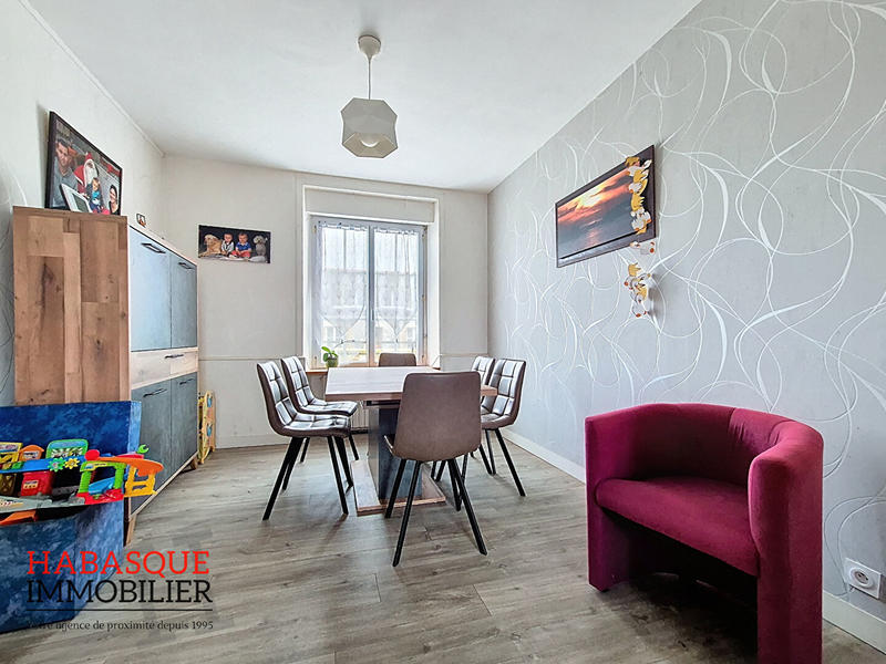 Maison - 104 m² - 6 pièces