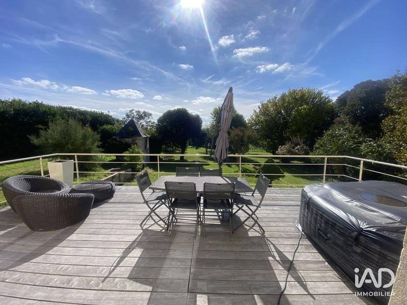 Maison - 300 m² - 6 pièces