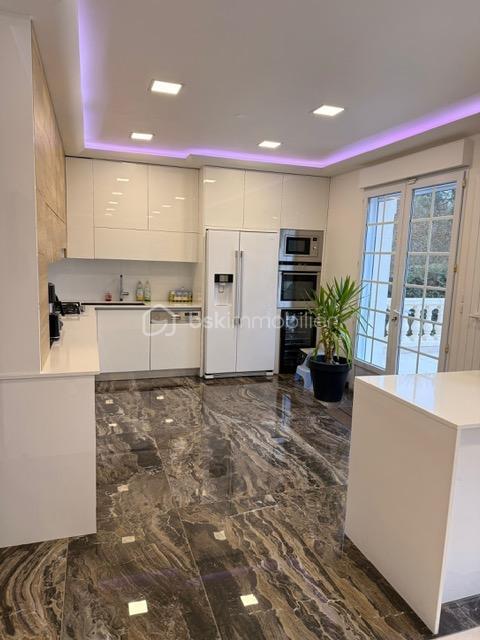 Maison - 165 m² - 6 pièces