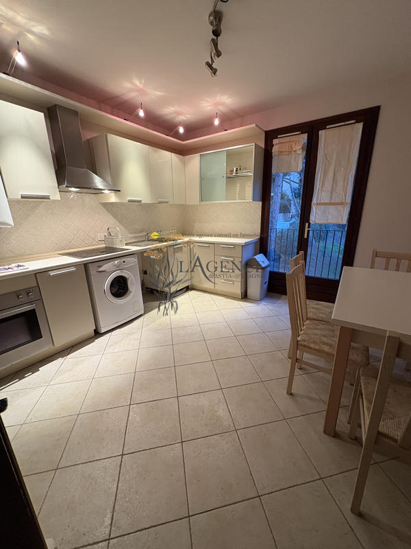 Appartement - 89 m² - 4 pièces