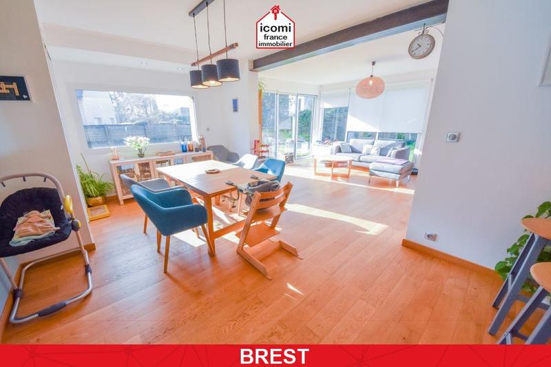 Maison - 185 m² - 8 pièces